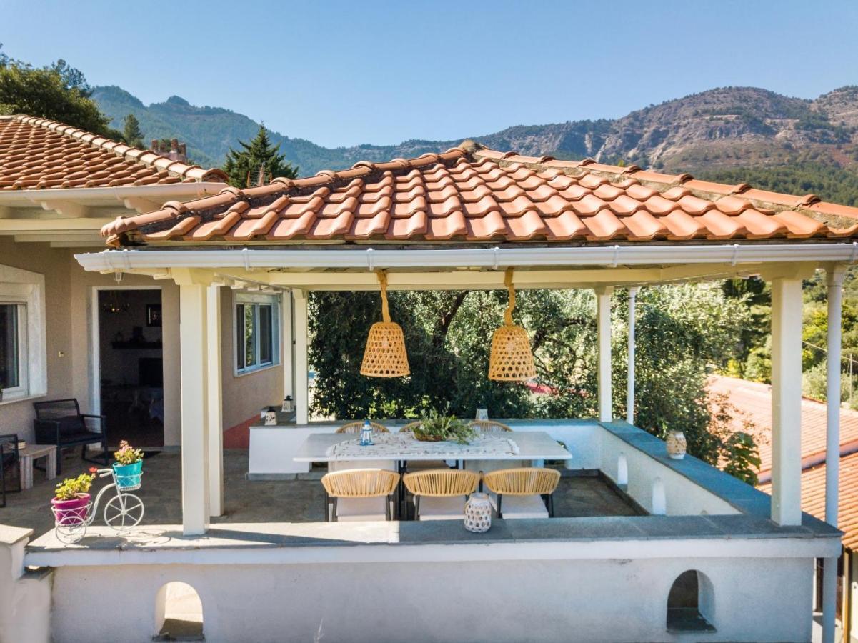 Vista Del Mare Luxury Villa Koinira Bagian luar foto